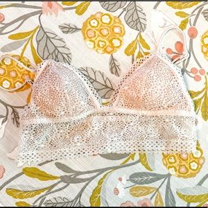 Victoria’s Secret White Lace Bralette